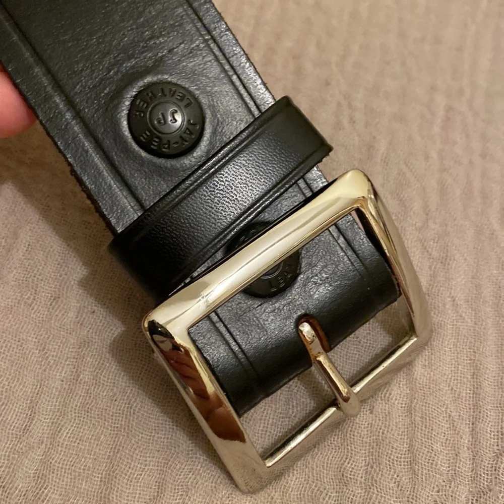 JAY-PEE GENUINE TOP GRAIN BRIOLE COWHIDE BLACK BELT . Size 28 . New . No tags